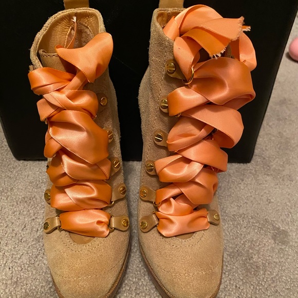 Sandals as 5.5, boots sz 6 - Picture 7 of 8